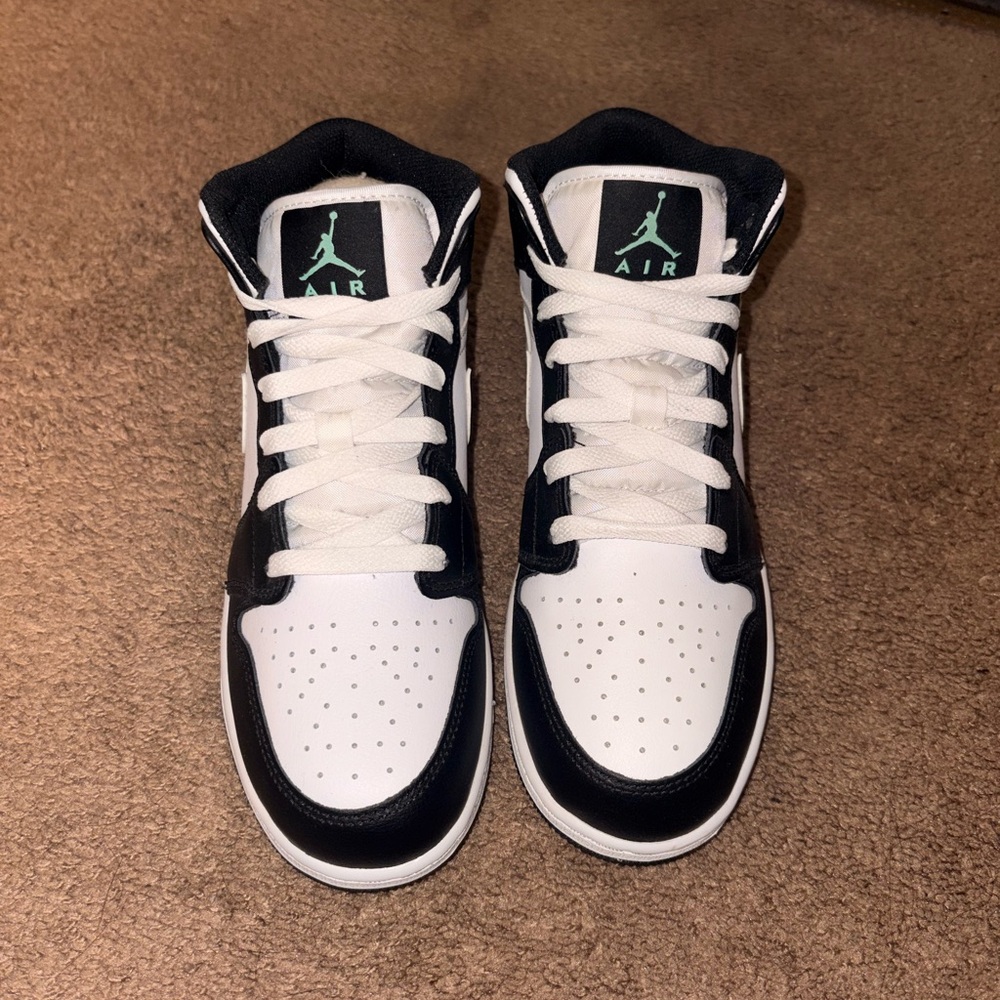 Air Jordan 1 Mid “Green Glow” - Picture 2 of 6